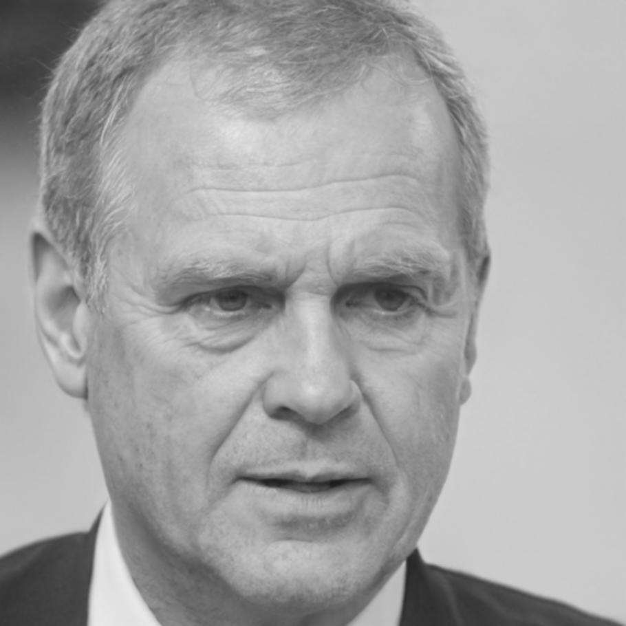 Experienced finance professional and program instructor